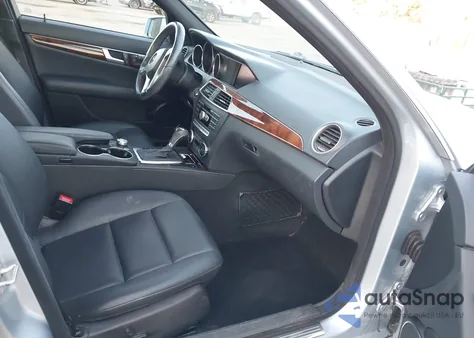 2013 Mercedes-Benz C 250 Sport from USA, damaged, VIN WDDGF4HB8DR261619